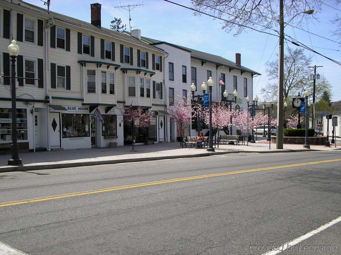 Hilton Garden Inn Danbury Exterior photo